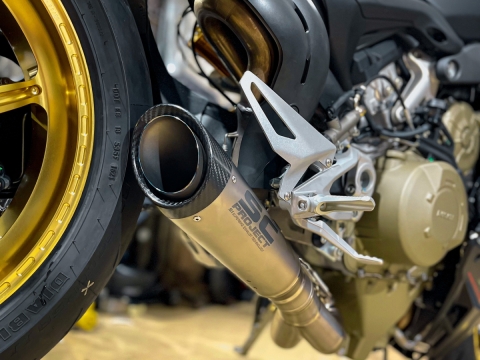 DUCATI STREETFIGHTER V4S VỪA ĐẬP THÙNG VỚI LOẠT OPTION CỰC KHỦNG 