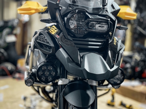 BMW R1250GSA PHIÊN BẢN KỈ NIỆM SẴN SÀNG LÊN TOUR 